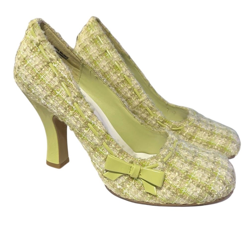 Tweed Plaid Heels with Bow. Size 7